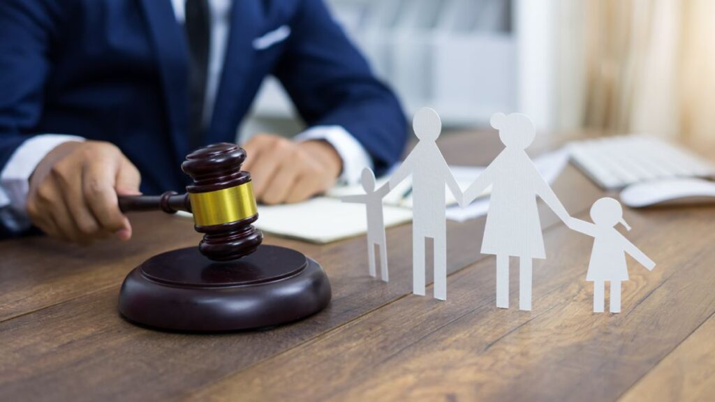 DEMANDAS POR ALIMENTOS, TENENCIA O HERENCIA: ¿CUÁNDO CONVIENE CONTRATAR UN ABOGADO?